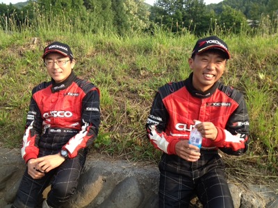 サービスC前の炭山、加勢組