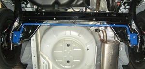 YF50_JUKE_Rr_untiswaybar.JPG