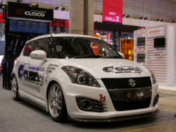 新型スイフトスポーツ クスコパーツ発売・開発情報