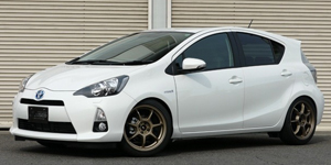 【トヨタ アクア NHP10】 ボディ補強パーツ・スタビライザー新発売