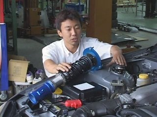 走行中クルマのボディはゆがんでる?(Towerbar1)