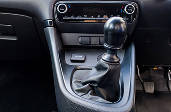 GRヤリス（GXPA16用）シフトレバー移動キット