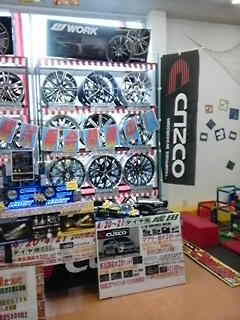 タイヤ館成田店様、最終日です。