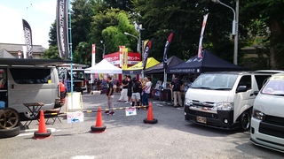 イエーローハット新青梅田無店「ハイエースカスタムフェア」最終日