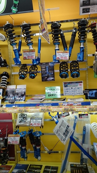 イエローハット美女木店「オートフェスタ」開催中