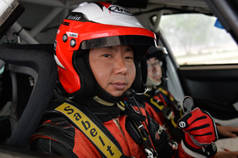 ドライバー 炭山 裕矢