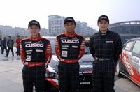 左から、柳澤選手、炭山選手、番場選手