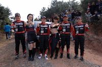 セレモニアルスタート前、中国のADVANギャルと