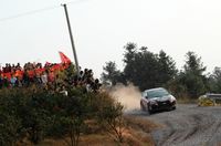 観客スペースはギャラリーで一杯