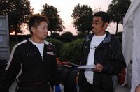 熊崎チーフメカニック（左）と川村エンジニア