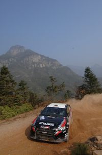 炭山選手はアリスター・マクレー選手の猛追をも退けトップを堅持