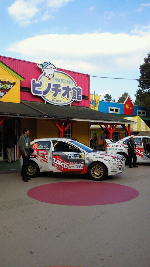 サトリアネオ展示中