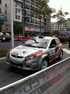 サービスB プロトン