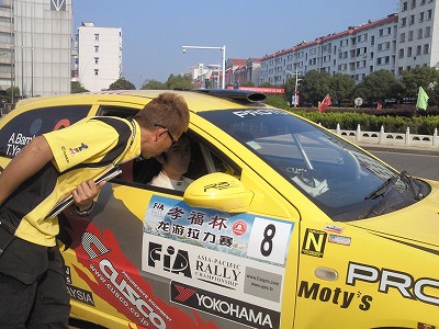 APRCチャイナ　一方、ドッグファイト中