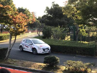 新城ラリー2016デイ2スタート