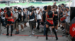 ピットウォークは大盛況