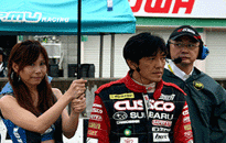 緊張気味の山野選手