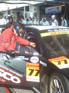 GT カルロ選手に交代