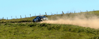 アンリミラール競馬場を走行中