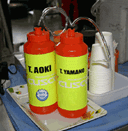 両名のドリンクホルダー