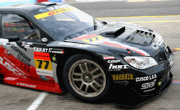 山野選手のドライブでスタート