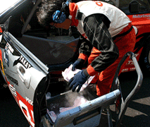 、クールスーツ用の氷を捕球