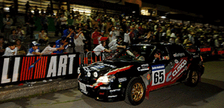 熱心なファンに見守られて・・・