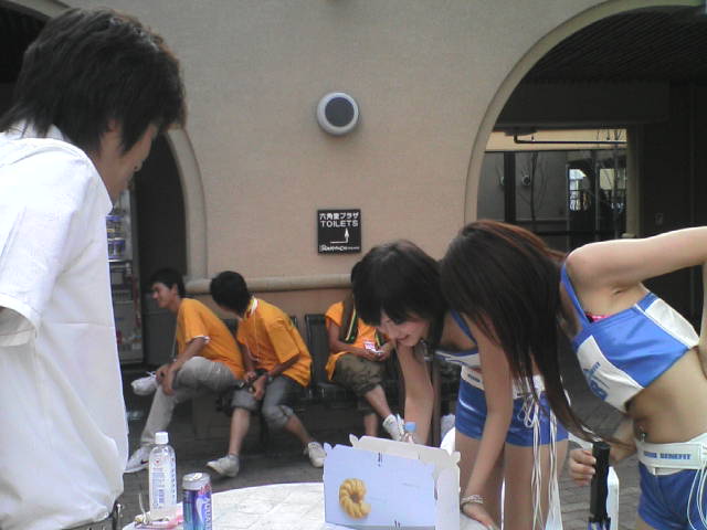 サービス満点のサービスマン