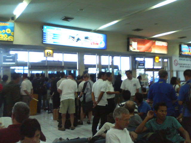 APRC またまたピンチ