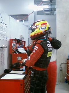 山野選手準備中