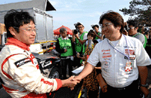 長瀬監督と握手