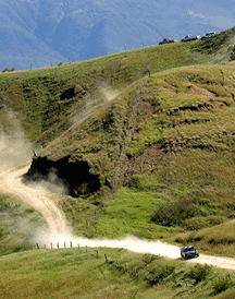 丘陵地帯を走行