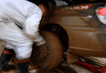 路面は泥でぐちょぐちょ状態