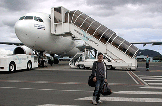 トントゥータ国際空港