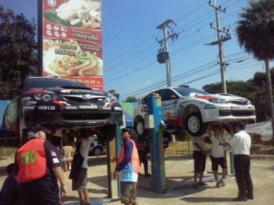 ラリータイランド車検シーリング中