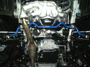 xv_hybrid_swaybar_front.jpg