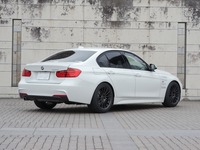 BMW_320i_rear.JPG